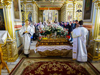 Митрополит Орловский и Болховский Антоний совершил богослужения Великой Пятницы и Великой Субботы в Ахтырском кафедральном соборе Орла. 6-7 апреля 2018 г.