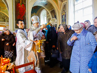Митрополит Орловский и Болховский Антоний совершил богослужения Великой Пятницы и Великой Субботы в Ахтырском кафедральном соборе Орла. 6-7 апреля 2018 г.