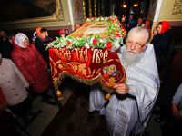 В ночь с 7 на 8 апреля 2018 года в Ахтырском кафедральном соборе Орла митрополит Орловский и Болховский Антоний совершил Пасхальные богослужения — полунощницу, крестный ход, Пасхальную заутреню и Божественную литургию свт. Иоанна Златоуста