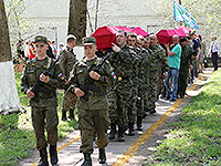 4 мая 2018 г. в деревне Яковлево Свердловского района были преданы земле останки 40 советских воинов, погибших в годы Великой Отечественной войны. В  храме Казанской иконы Божией Матери состоялось отпевание погибших воинов