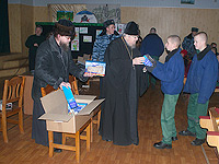 Архиепископ Пантелеимон поздравил заключенных ИК-6 в п. Шахово с Рождеством Христовым, 6 января 2010 г.