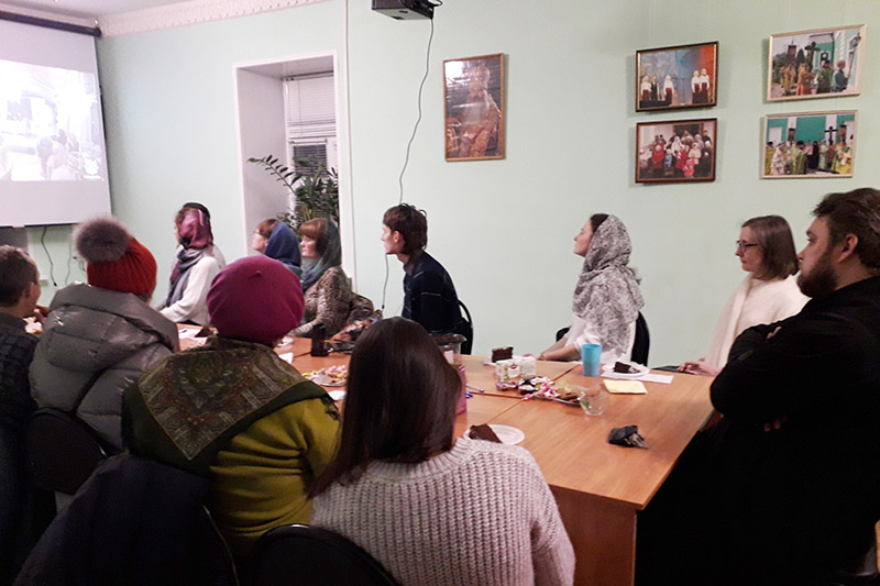 У нас семьи создаются в таком количестве, что не успеваем праздновать — организаторы молебнов в Свято-Троицком храме У нас семьи создаются в таком количестве, что не успеваем праздновать — организаторы молебнов в Свято-Троицком храме